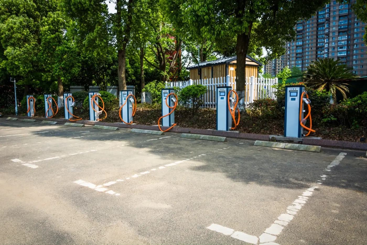 Зарядни станции на WINK CHARGING™ на открит паркинг